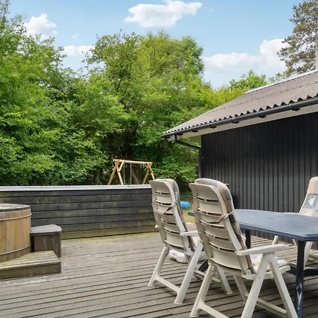 2 Bedroom Amazing In Prázdninový dům Vig