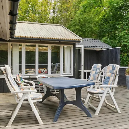 2 Bedroom Amazing In Prázdninový dům Vig